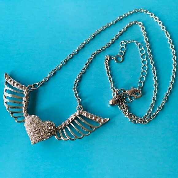 Vintage Angel Wings and Heart Crystal Filigree Necklace Silver - Picture 2 of 3